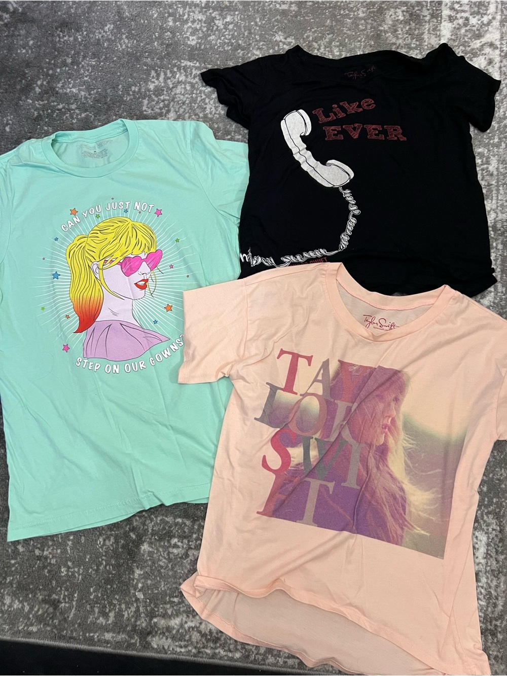3 Taylor Swift t shirts
